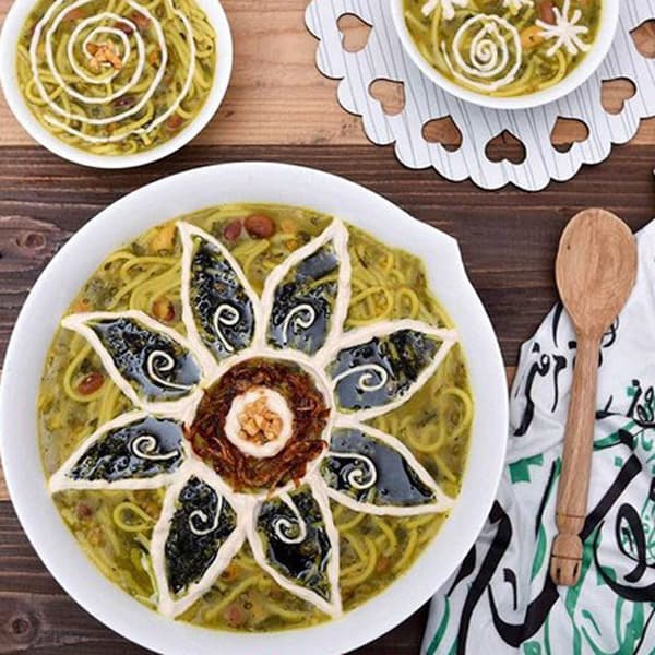 پخت آش نذری در مدرسه